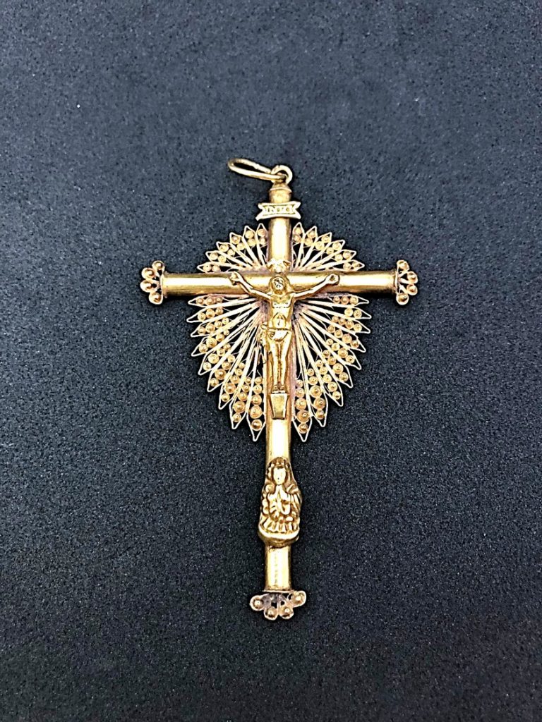 Crucifixo com Resplandor Filigrana