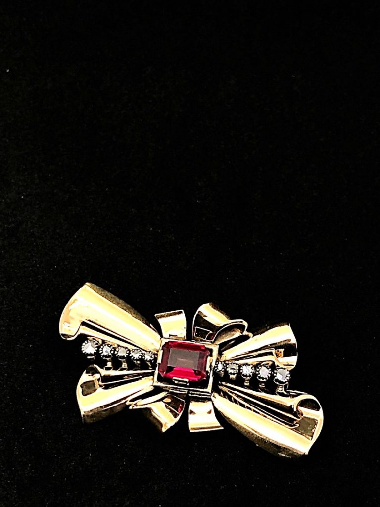 Alfinete peito Ouro/Prata com Rubi Natural e pequenos Diamantes Naturais - Image 3